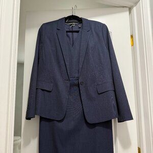 ANN TAYLOR NAVY SUIT